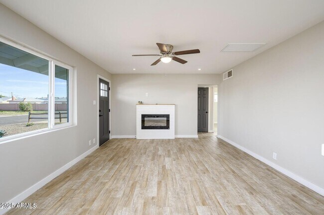 Foto del edificio - 5640 N 38th Dr