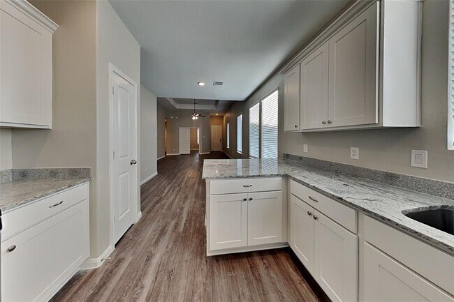 Foto del edificio - 12810 Gallowhill Dr