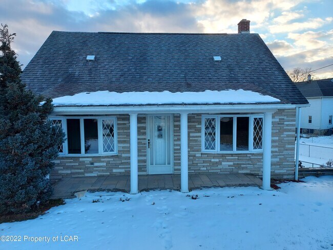 Foto del edificio - 29 1/2 Hughes St