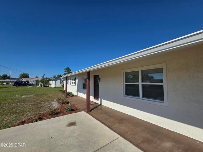 Building Photo - 5253 Collins Dr