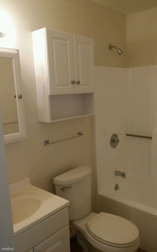 Building Photo - 1 br, 1 bath Apartment - 7623 48th Ave Apt 5