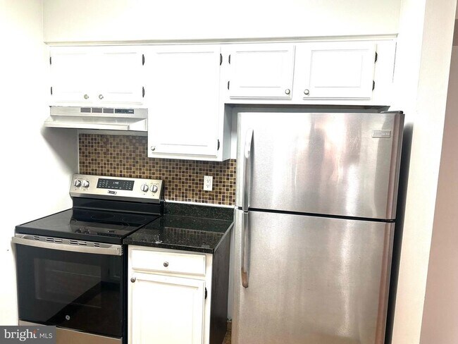 Foto del edificio - 4901 Ravens Crest Dr