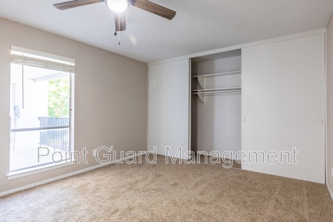 Building Photo - 2286 Ridgmar Plaza