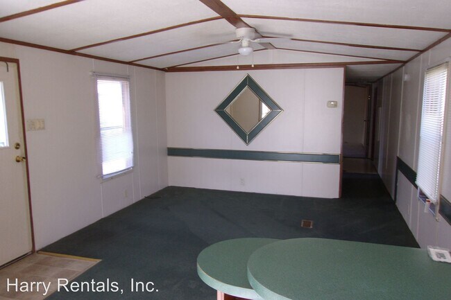 Building Photo - 204 Sunglow Rd
