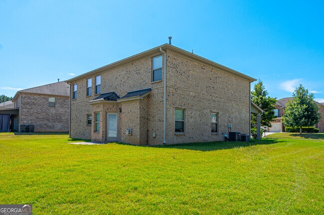 Foto del edificio - 813 Golden Isles Dr