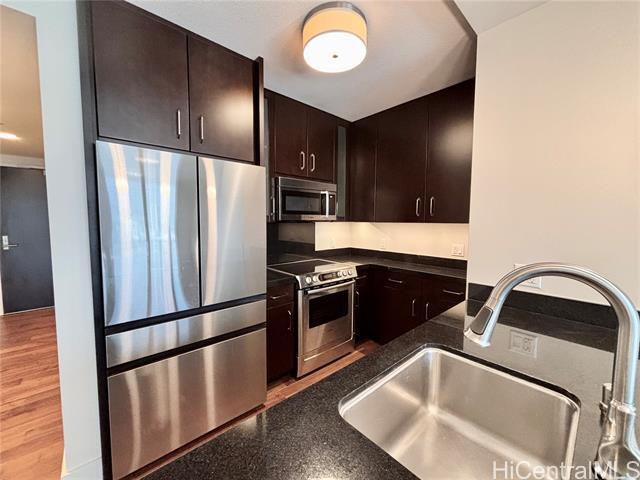 Building Photo - 1189 Waimanu St