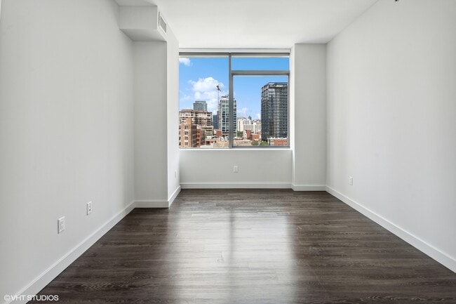Foto del edificio - 640 N Wells St