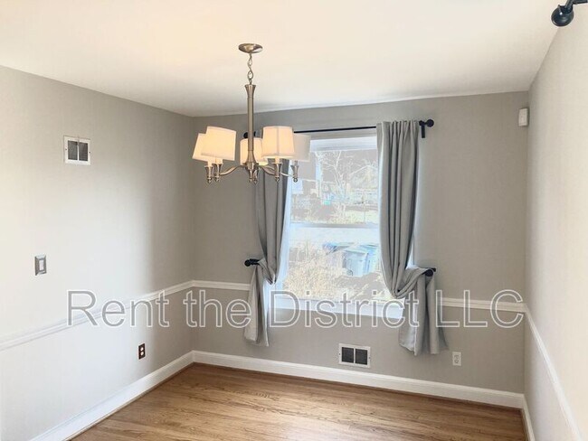 Foto del edificio - 4819 8th St NE