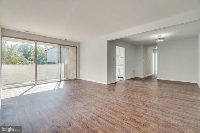 Building Photo - 5606 Bismach Dr