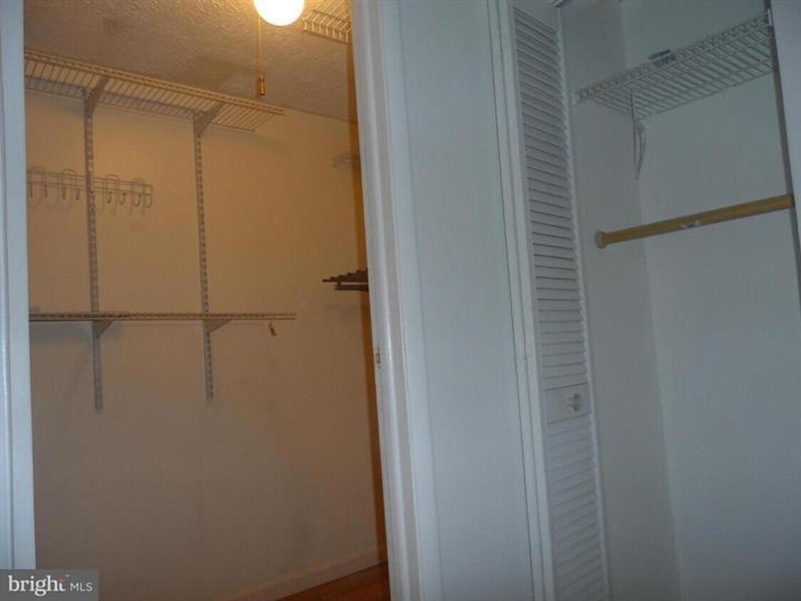Primary Photo - 2 BEDROOM, 2 BATHROOM IN THE MID FLOOR UNIT,