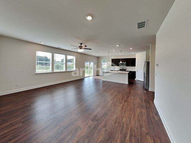 Foto del edificio - 838 Carnaby Ln