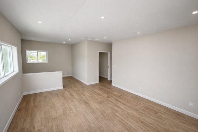 Building Photo - BRAND NEW (2026) 2 Bd/1 Ba on Tipton!!