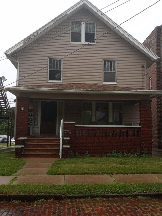 Foto del edificio - 107 Dawes Ave