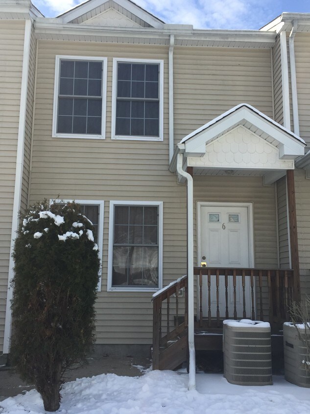 Primary Photo - 120 Sylvan Ave