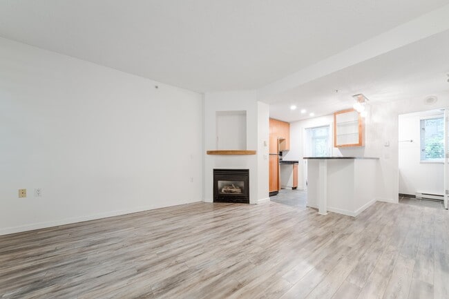 Building Photo - 1068 Hornby St