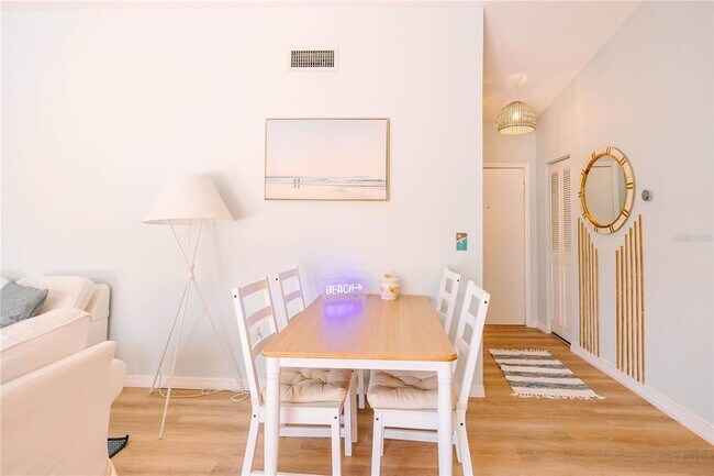 Foto del edificio - 2911 Woodpine Ct