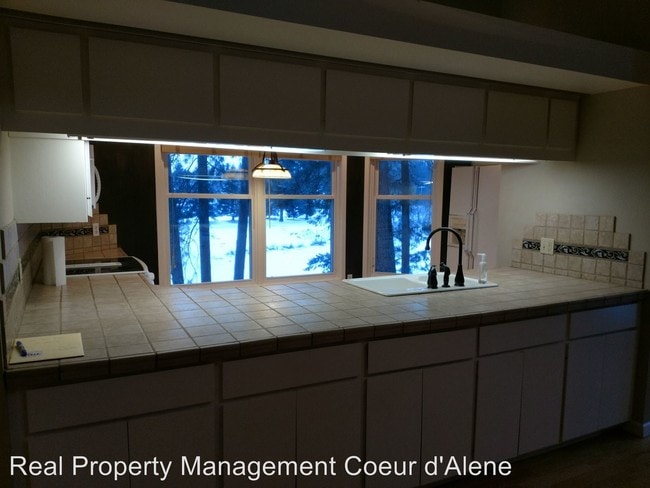Foto del edificio - 10421 N Lakeview Dr
