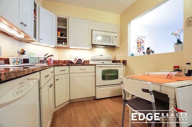 Foto del edificio - 131 Coolidge Ave