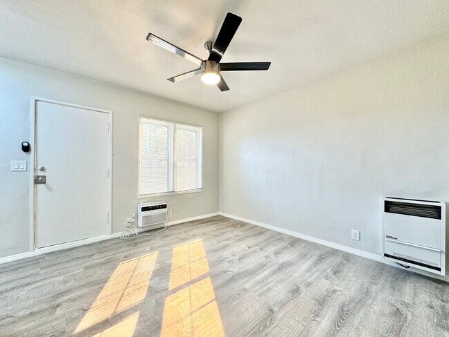 Foto del edificio - 858 N La Fayette Park Pl