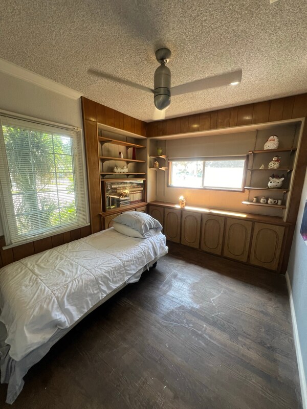 Foto principal - 6002 Hazelbrook Ave