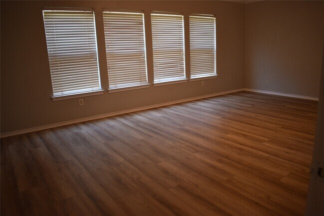 Foto del edificio - 4214 Creek Ridge Ln