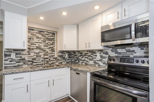 Foto del edificio - 1960 Cecil St