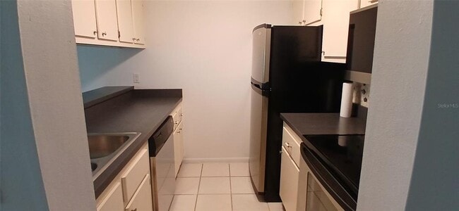 Building Photo - 2525 W Bay Dr