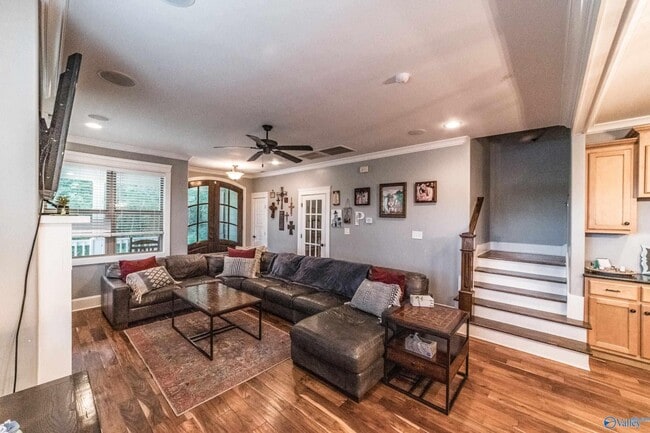 Building Photo - 1716 NE Wellman Ave