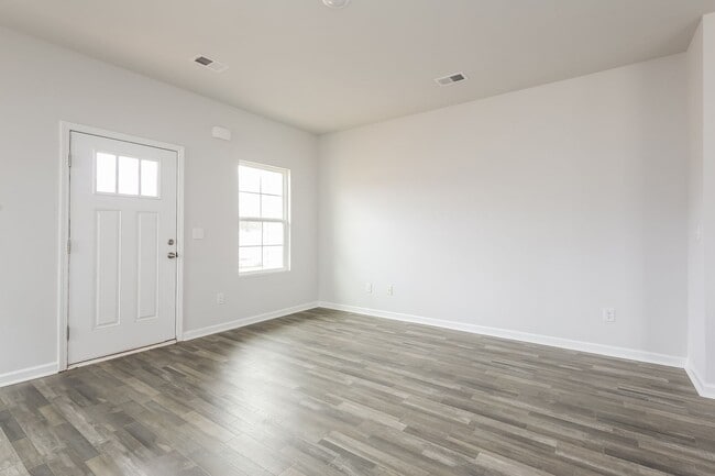 Building Photo - 121 Pendleton Place Way