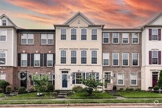 Building Photo - 331 Pink Azalea Terrace SE