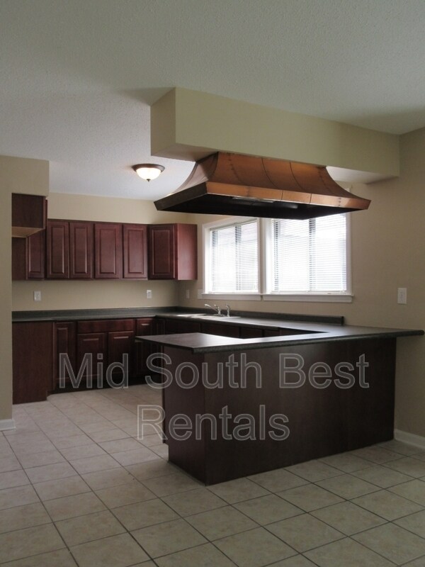 Foto del edificio - 6625 Bent Birch Cove