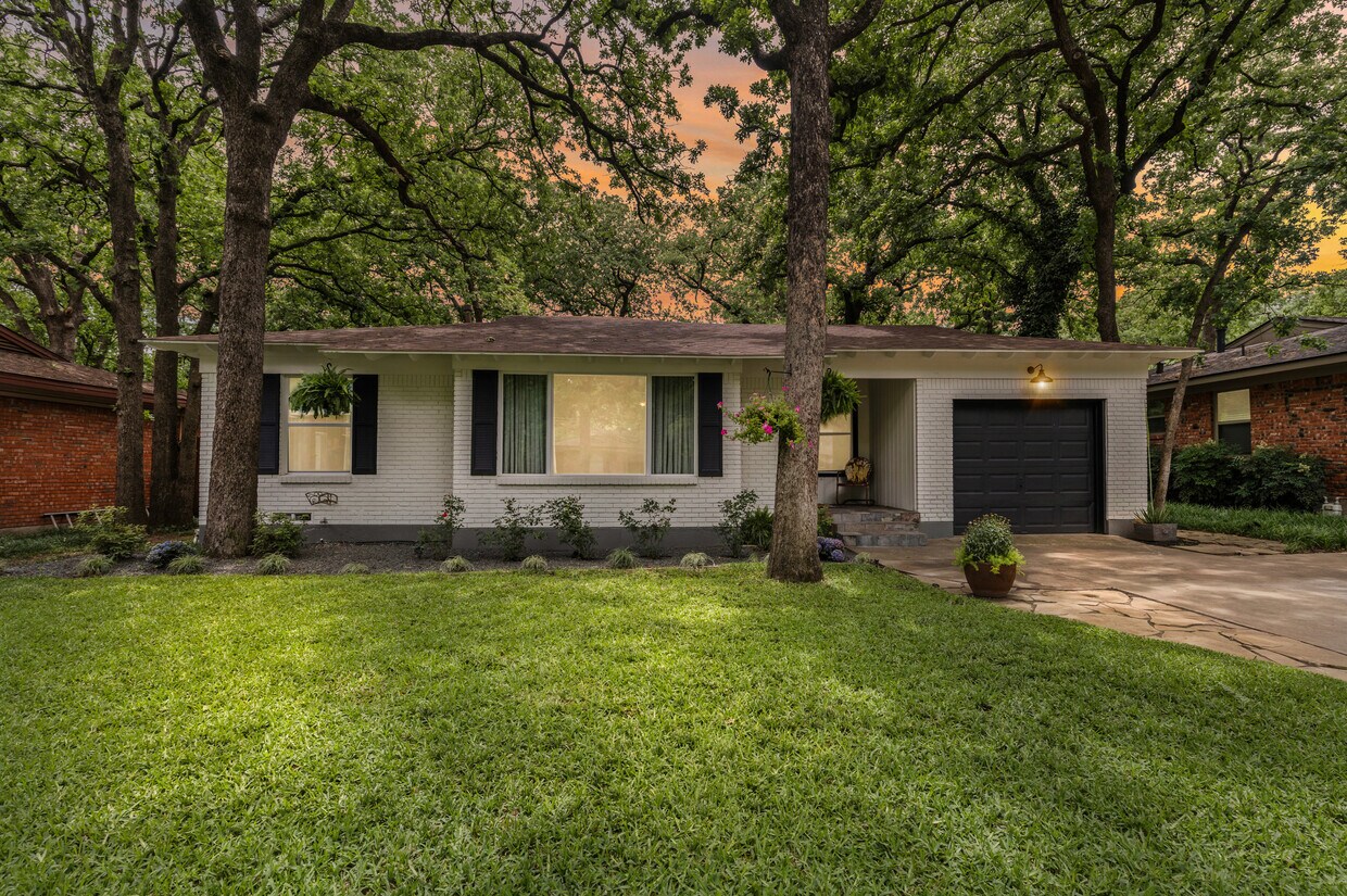 Foto principal - 1404 Bluebonnet Trail