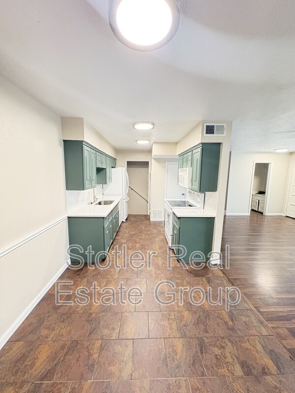 Building Photo - 2622 Custer Pkwy