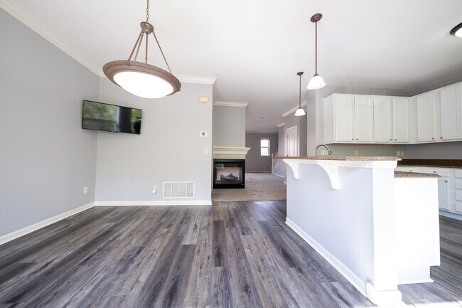 Foto del edificio - 10254 Bleeker St