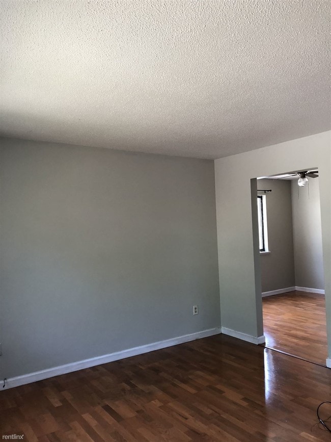 Building Photo - 2 br, 1.5 bath Condo - Orangewood East