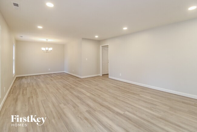 Foto del edificio - 7853 Beech Forest Rd