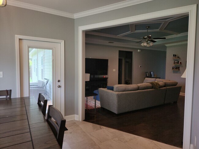 Building Photo - Timbercreek S/D home to enjoy