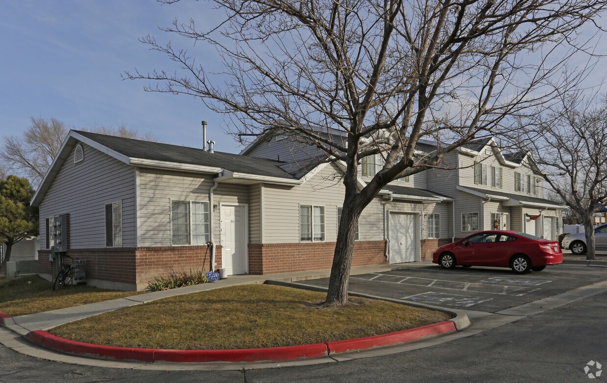 Foto del edificio - Compass Townhomes