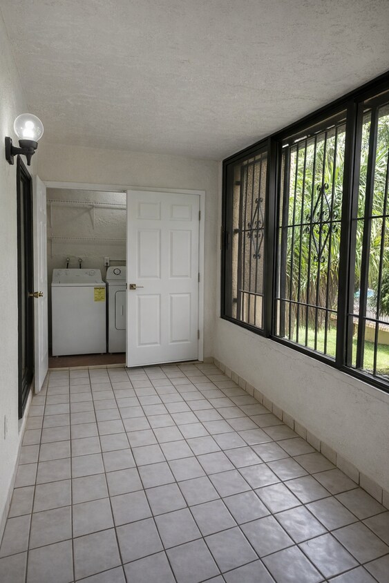 Photo - 10885 NW 7th St (Miami, FL)