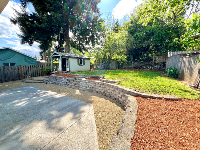 Building Photo - 5008 NE 48th Ave