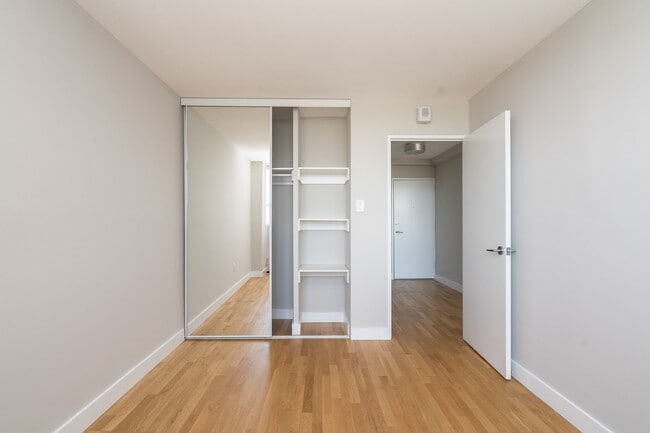 Building Photo - 730 St Clarens Ave