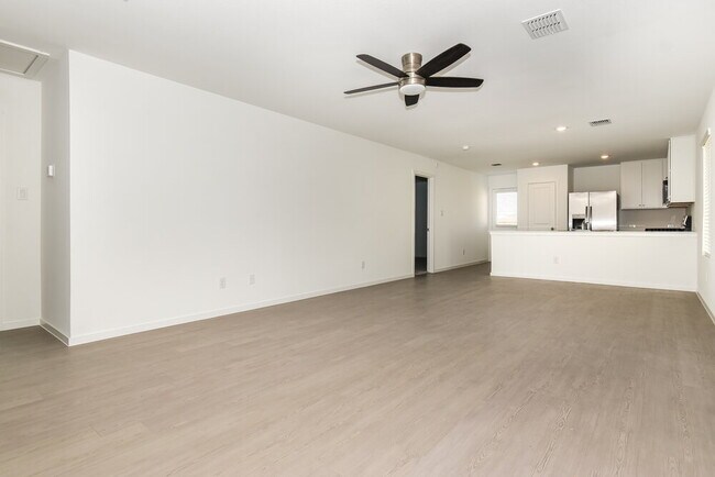 Foto del edificio - 1723 Crossbill St