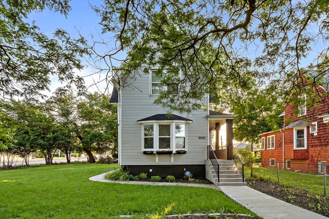 Building Photo - 8850 S Throop St