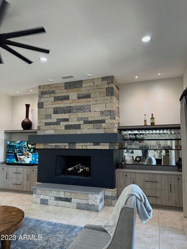 Building Photo - 37031 N Mirabel Club Dr