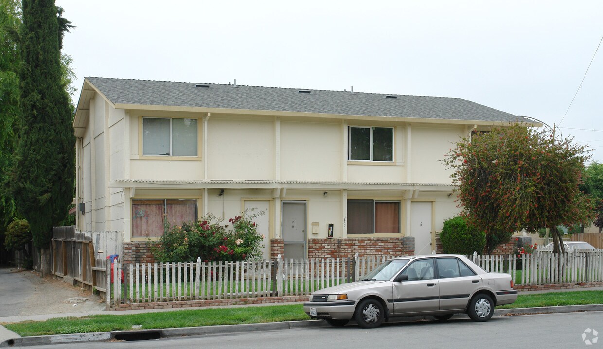 Primary Photo - 470 E Branham Way