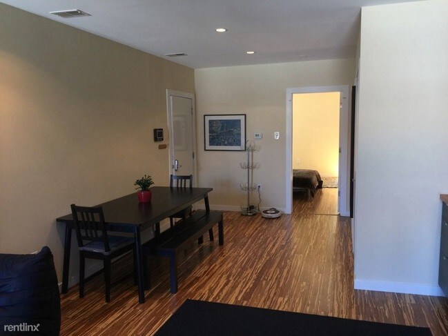 Building Photo - 1 br, 1 bath  - 108 E Girard Ave