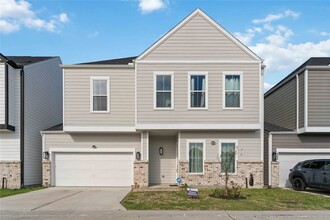 Building Photo - 405 Stonework Garden Ln