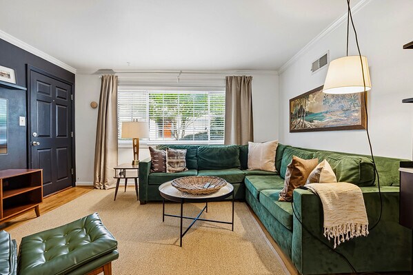 Foto del edificio - 410 Candler Park Dr NE