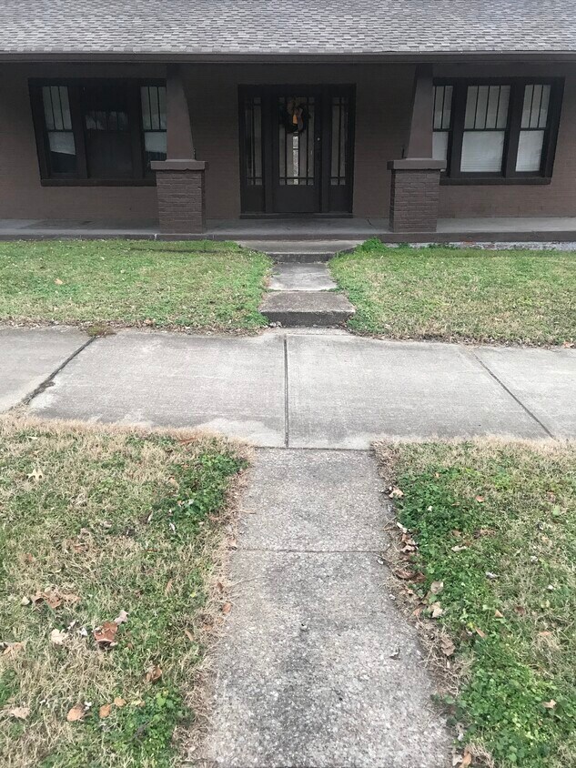 Vista de la calle - 800 Shelby Ave