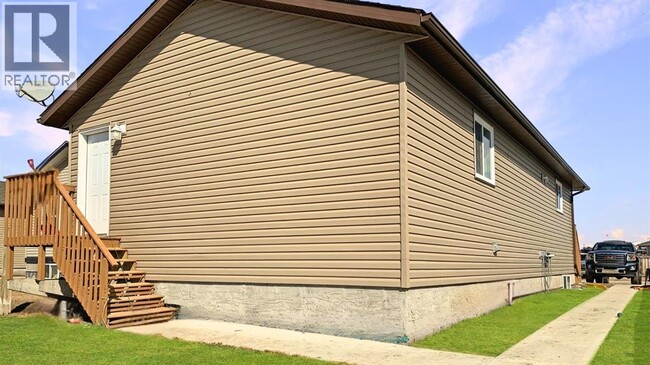 Building Photo - 11203-11298 98 St